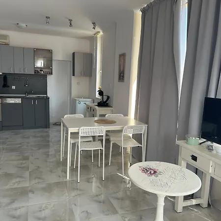 Апартамент Oazis Sea View