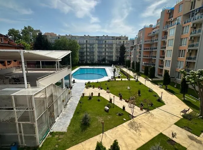 Апартамент Oazis Sea View Равда